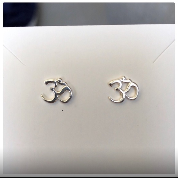 💕Sterling Silver Om Earrings💕 - Picture 7 of 8